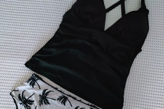Tankini schwarz-weiss.jpg